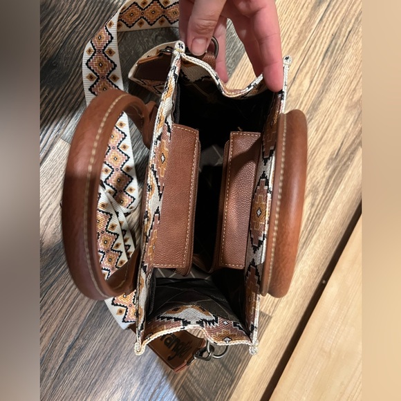 🛑 SOLD 🛑 - Picture 2 of 4